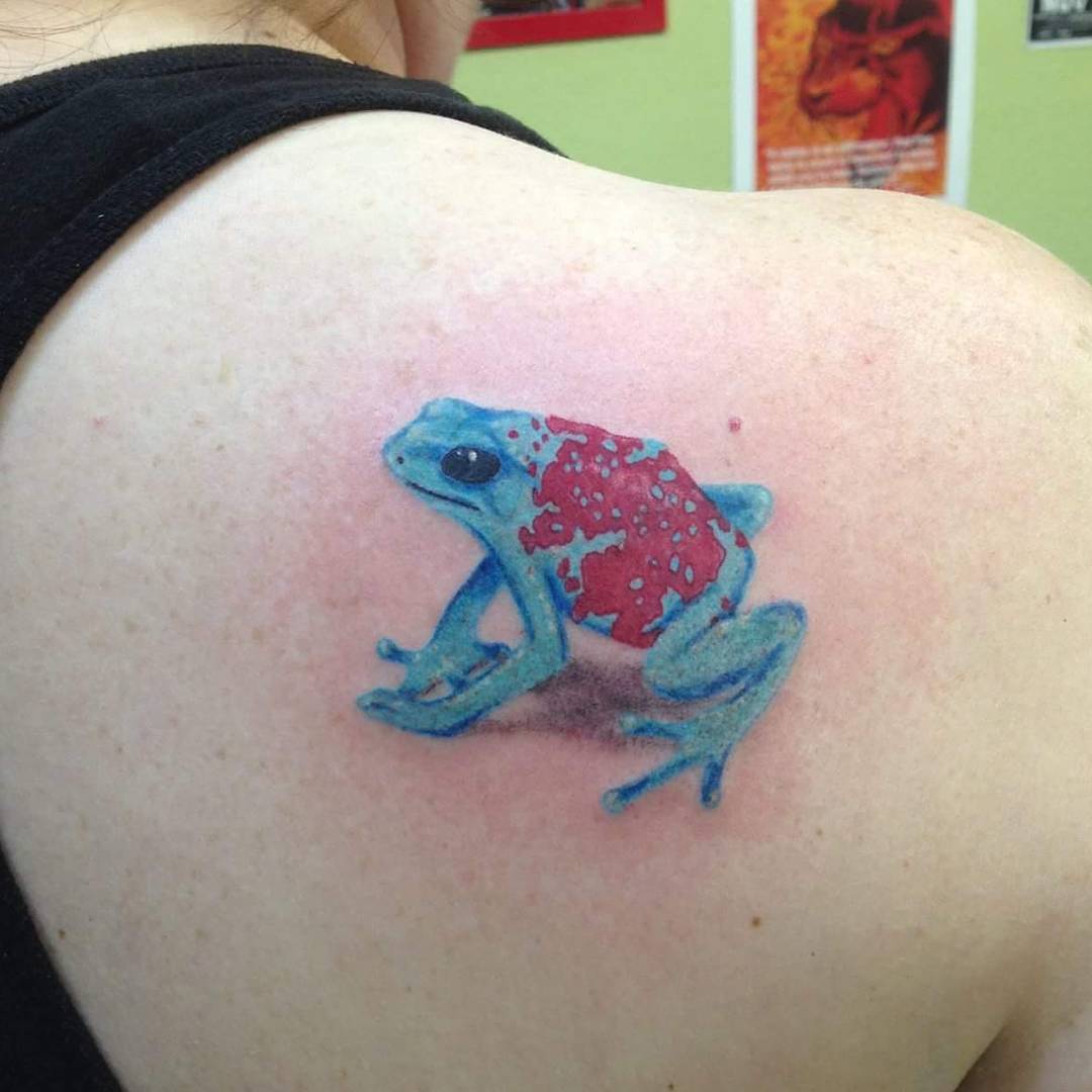 #3D #Tattoos Frog On Shoulder