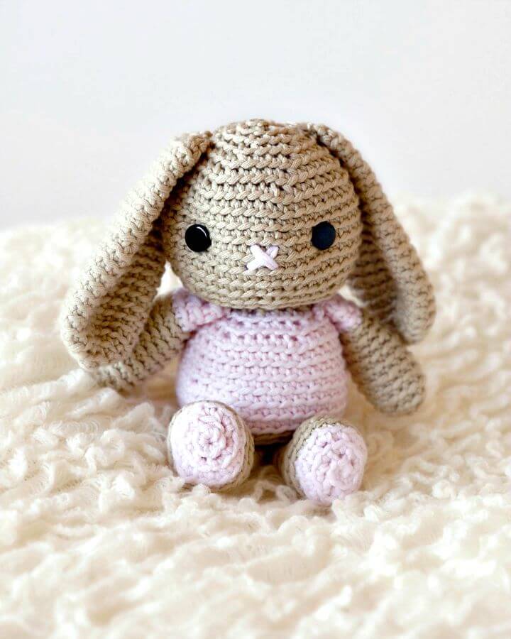 Easy Crochet Bunny.