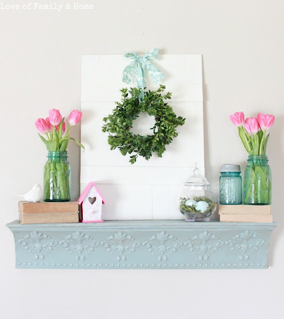 Fence Panel Wreath and Mantel.