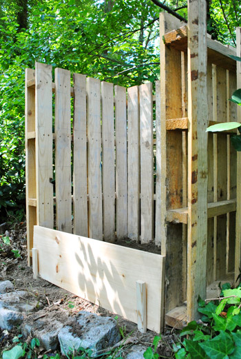 Compost Bin From Pallets.