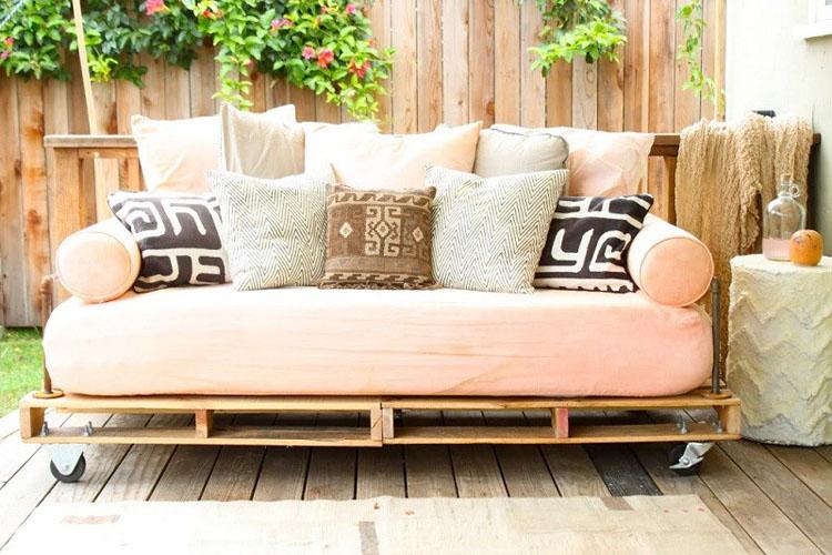 Pallet Daybed.