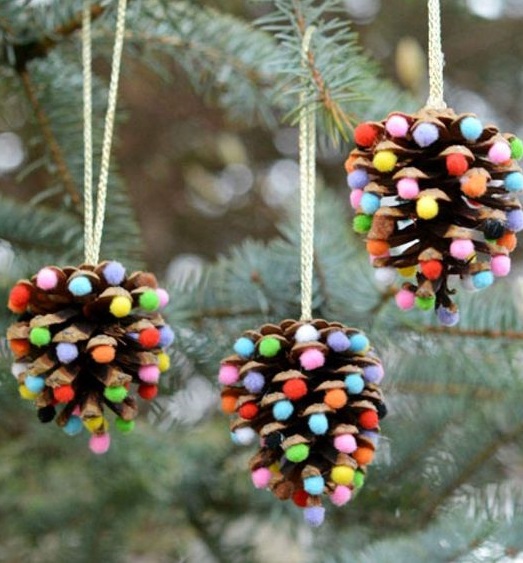 Easy pom-pom pinecone ornaments for Christmas.
