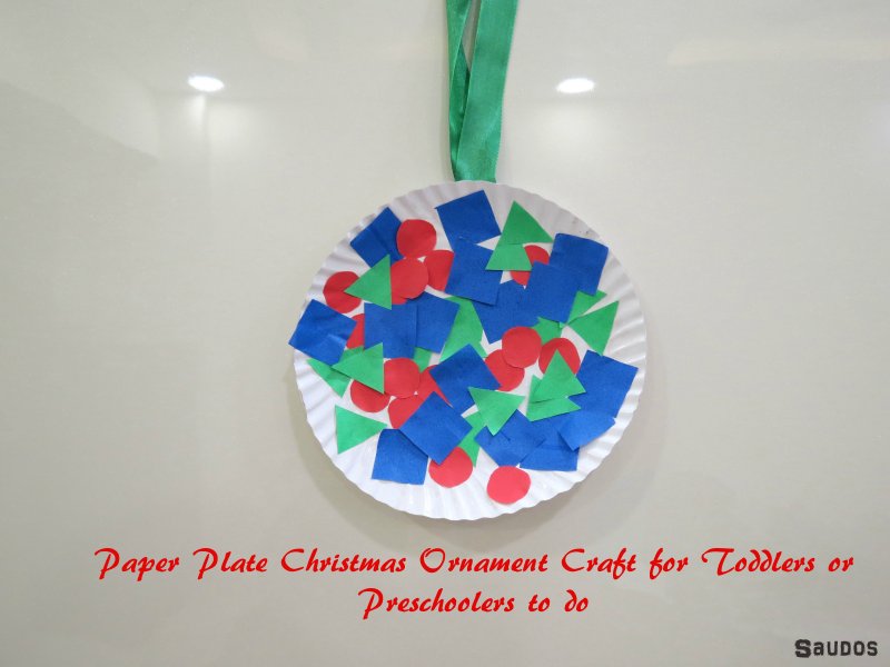 Paper Plate Christmas Ornament Craft for Toddlers or Preschoolers to do.