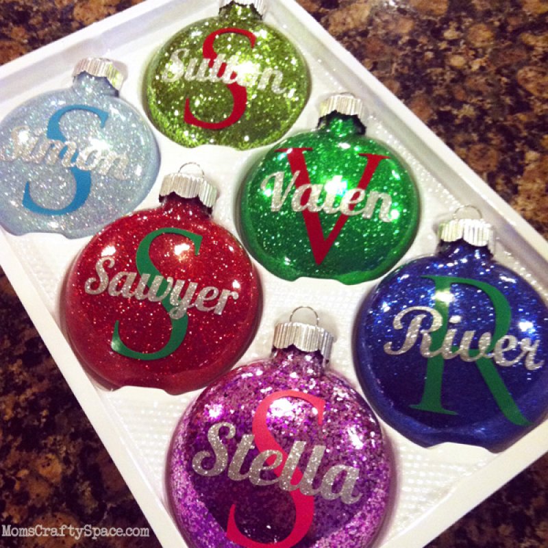 25 Festive Glass Ornament Ideas For Christmas Decoration