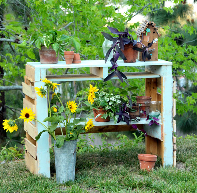 Two-Pallet Potting Bench.