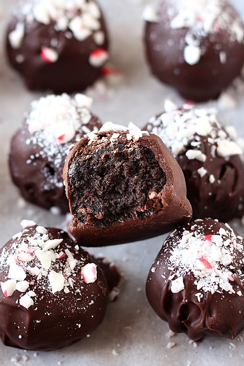 Peppermint Oreo Truffles by Handle the Heat.