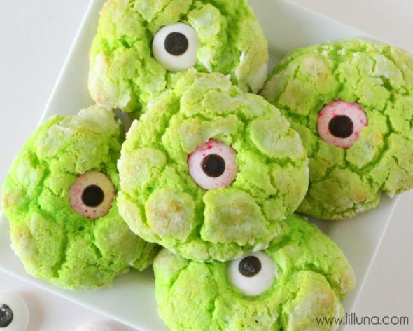 Gooey Monster Eye Cookies from Lil’ Luna