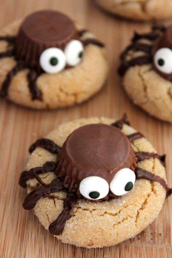 Halloween Peanut Butter Spider Cookies from Mommy Musings