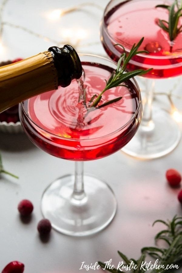 Santa’s Spritz Christmas Cocktail.