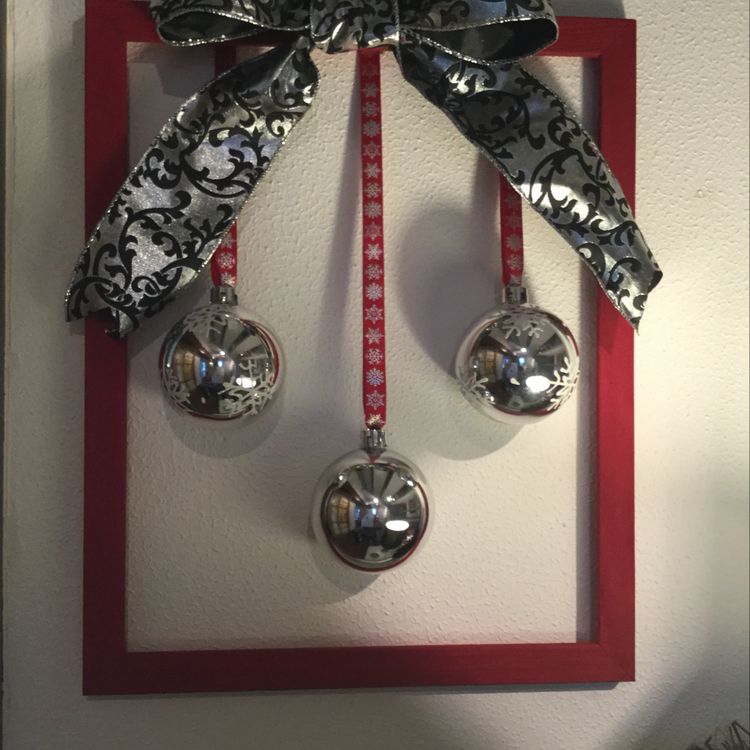 Beautiful Christmas picture frame.