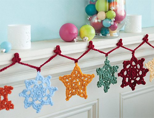 Colorful Snowflake Garland from Crochet Today