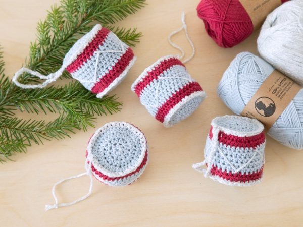 Crochet Christmas drum.