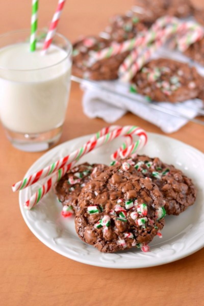 Peppermint Chocolate Puddle Cookies.