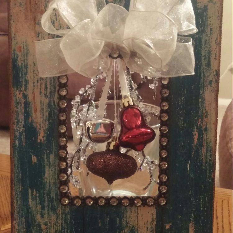 Rustic picture frame Christmas wreath.
