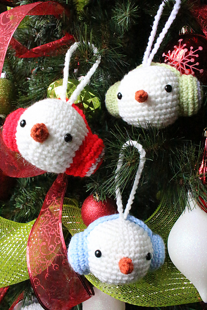 Snowman Ornament by Agnes Chow