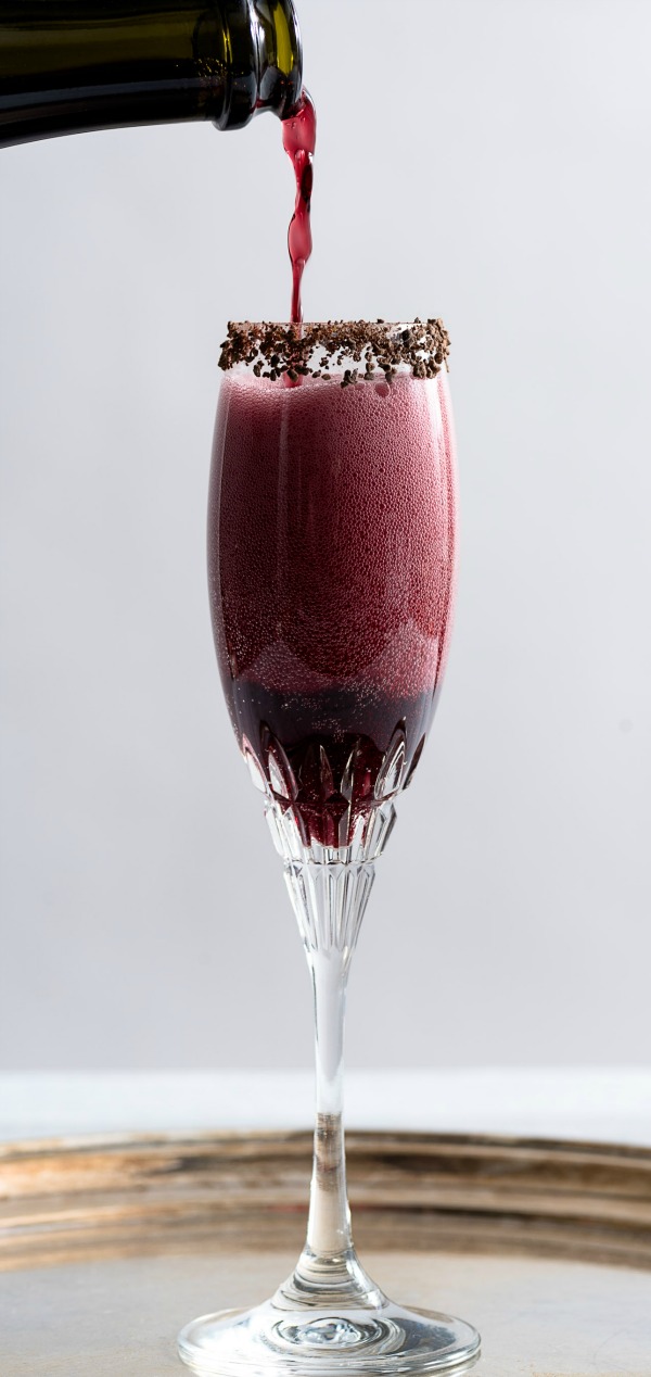 Sparkling Shiraz Cocktail with Dark Chocolate Coated Cacao Nibs from Nomageddon