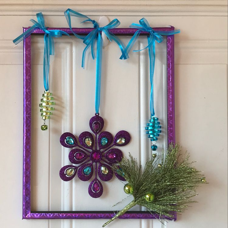 Wreath Picture Frame Christmas Ornament.