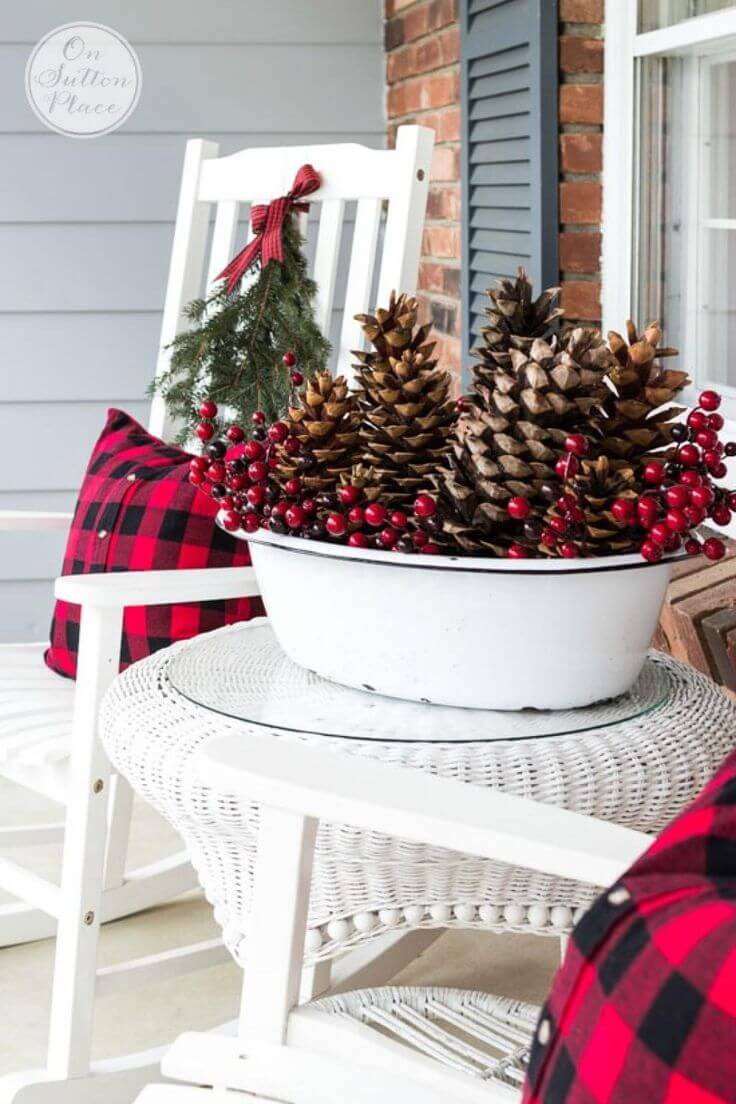 Easy Enamelware and Pinecone Winter Décor.