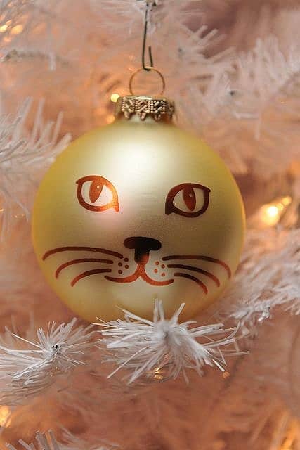 Simple Cat Ornaments.