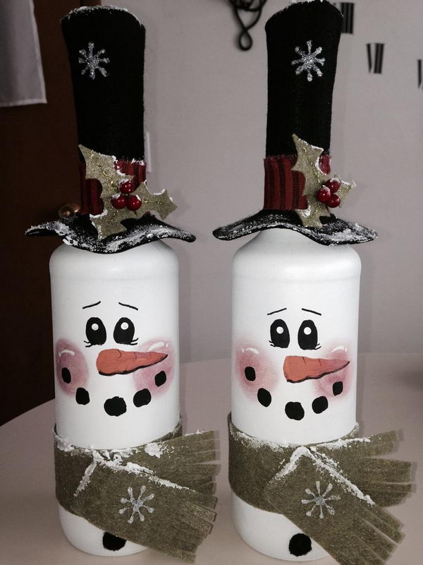 Wine Bottle Snowman Decor.