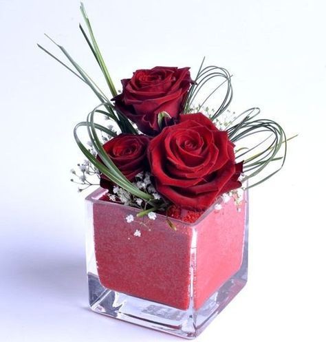Lovely Roses in Glass Vase.