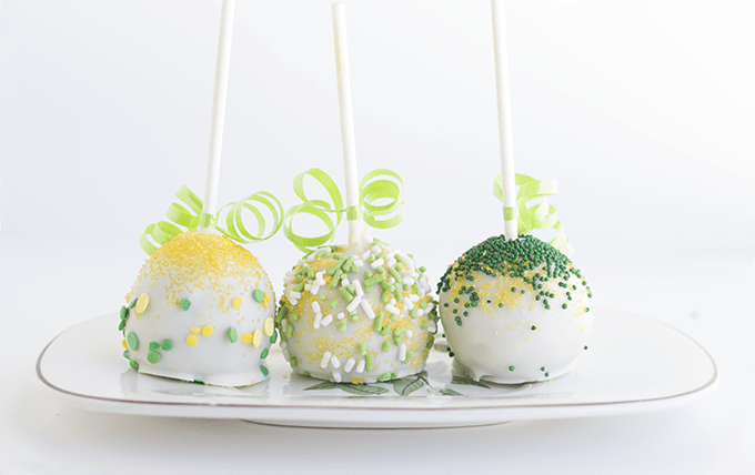 Chocolate Chip Menthe Cake Pops – Cookie Dough and Oven Mitt