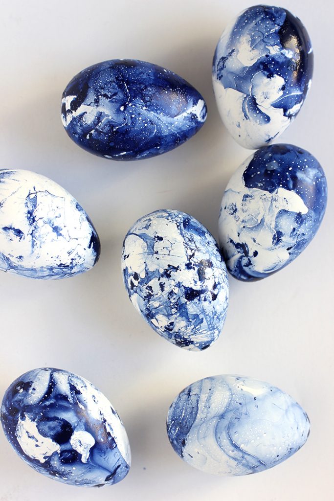 DIY marbled indigo Easter Eggs via Alice and Lois