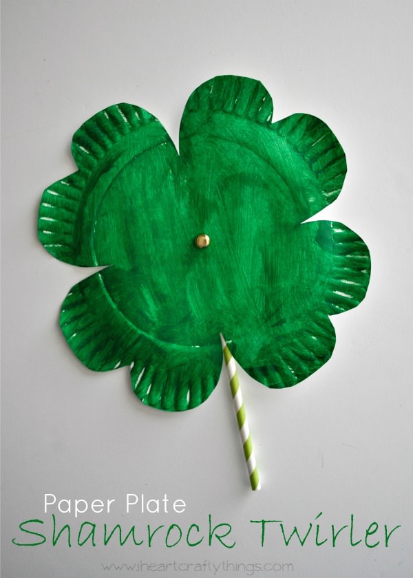 Paper plate shamrock twirler from I Heart Crafty Things