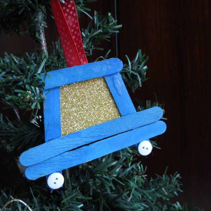 Christmas Footprint Reindeer - Preschool Crafts for Kids